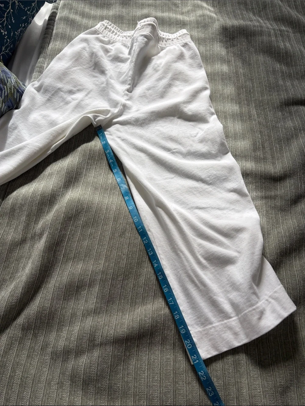 Nike White Wide-Leg Cropped Pants